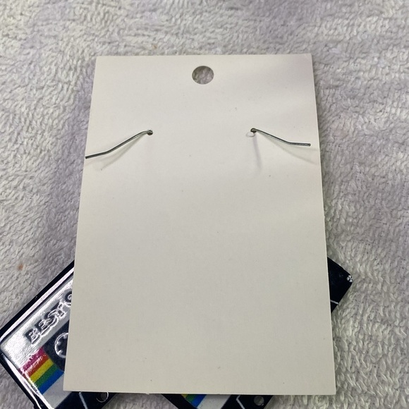 # 10 Best of the 80s earrings - Picture 3 of 3